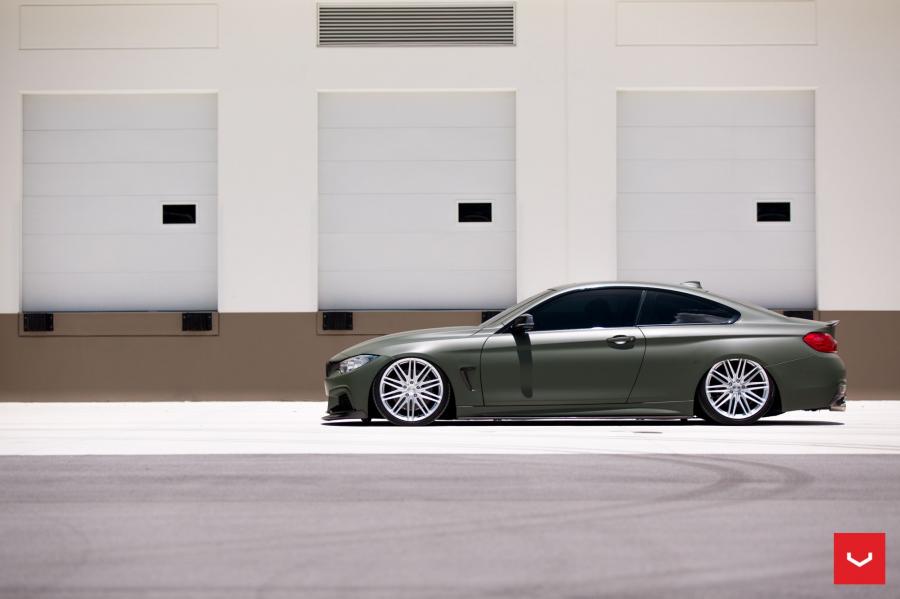  BMW M4 Coupe on Vossen Wheels (VFS4) 2017 года  (фото 36 из 46)
